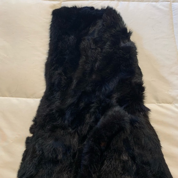 Black rabbit vest with hood and pockets - Picture 8 of 10